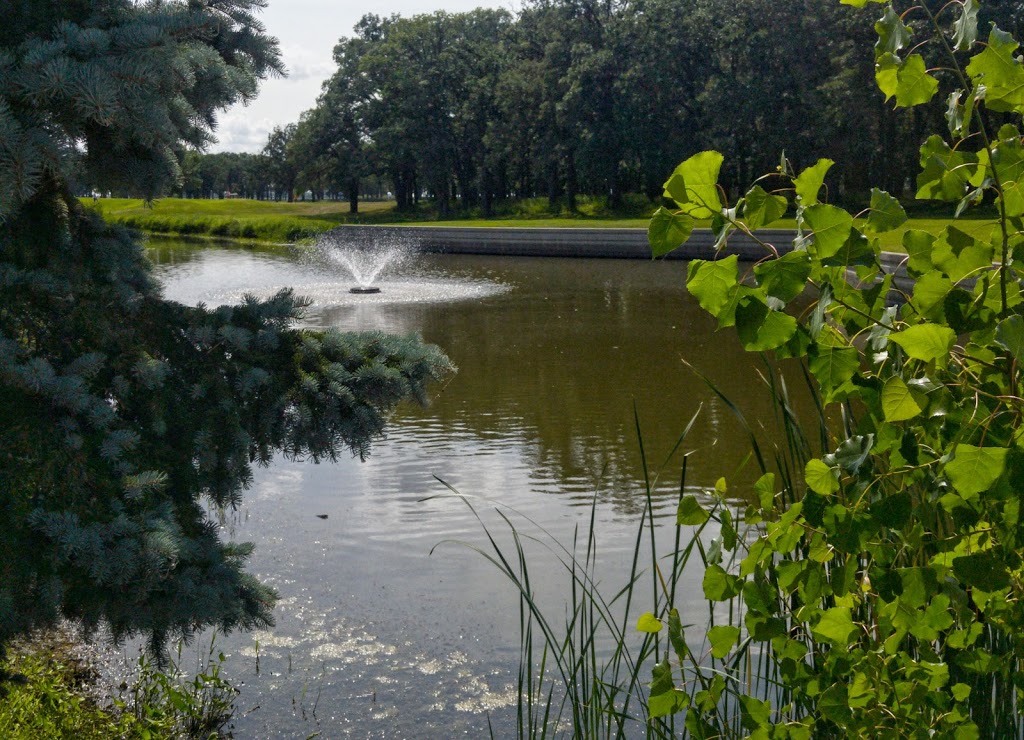 Oakview Golf and Country Club | 1084 MB-30, Gretna, MB R0G 0V0, Canada | Phone: (204) 327-5590