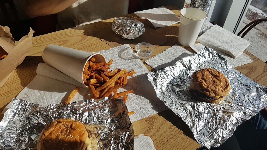 Five Guys | 3732 Innes Rd, Orléans, ON K1W 0C8, Canada | Phone: (613) 824-6270