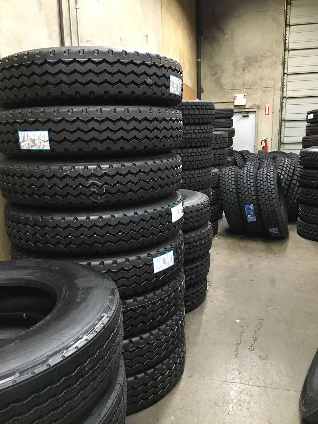 Miles Tire Services Ltd | 17957 Kennedy Rd, Pitt Meadows, BC V3Y 1Z1, Canada | Phone: (604) 468-2566