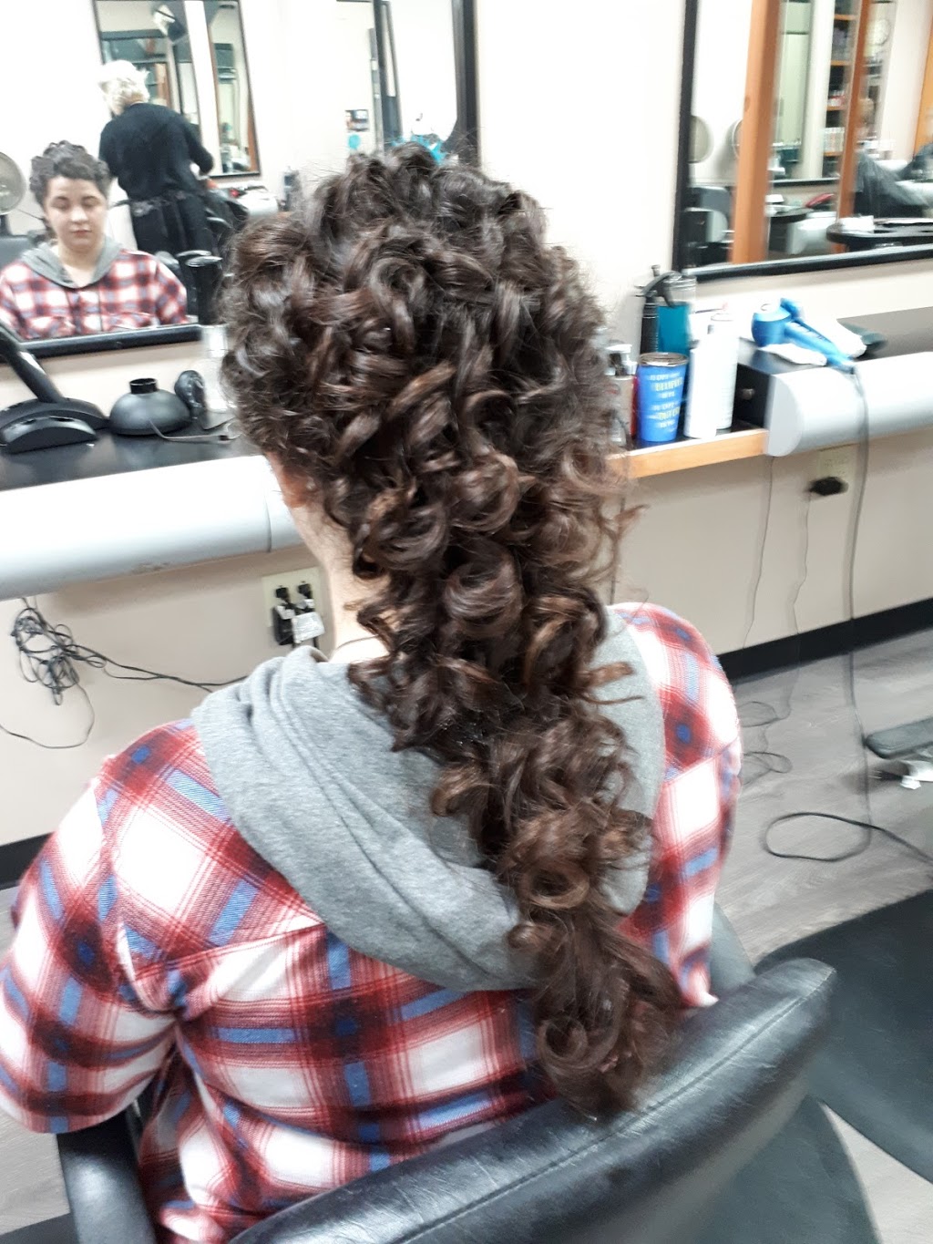 Gails hairstylies | Multi design studio, 7 Commonwealth Ave, Mount Pearl, NL A1N 1W2, Canada | Phone: (709) 697-3968