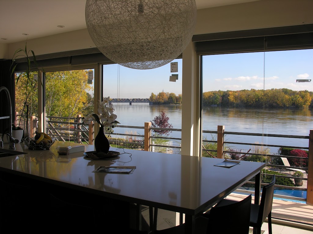 porte fenetre Nocra | 9004 Bd de lAcadie, Montréal, QC H4N 2Y8, Canada | Phone: (514) 387-3222