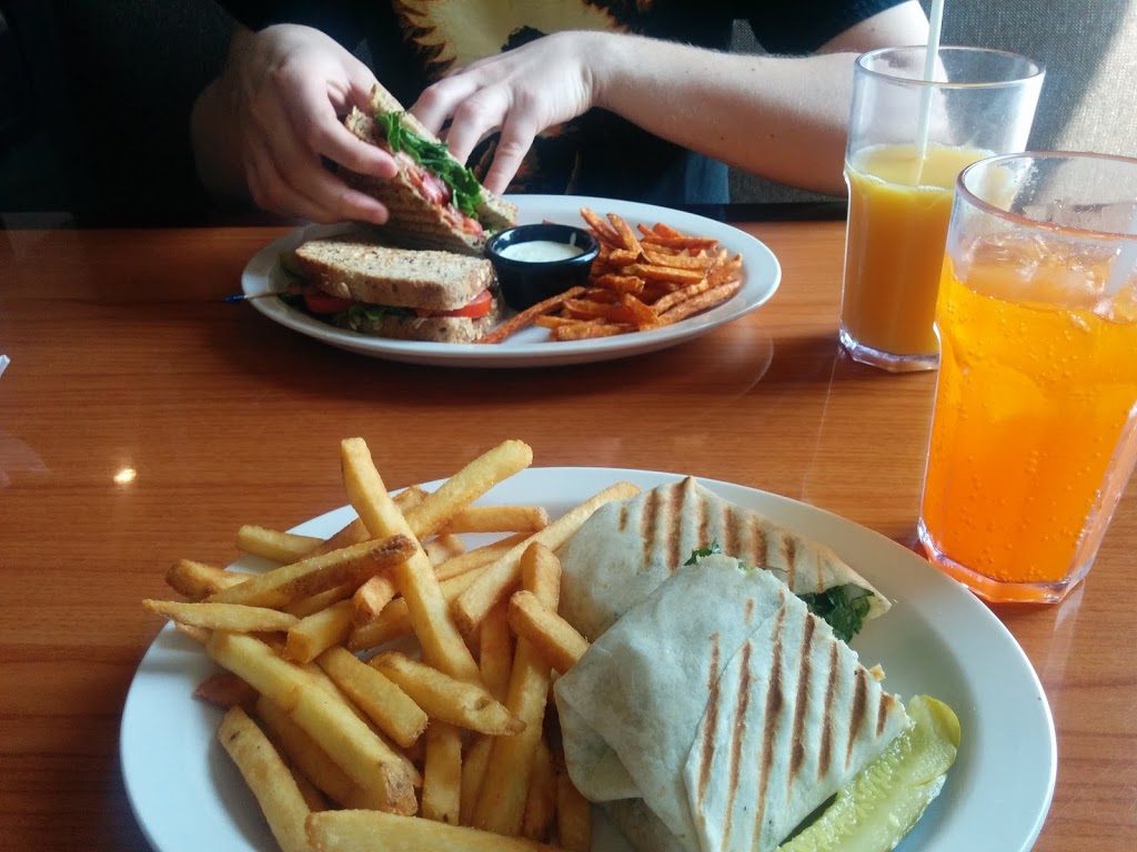 The Family Central Restaurant | 62 Talbot St E, Aylmer, ON N5H 1H4, Canada | Phone: (519) 765-2444