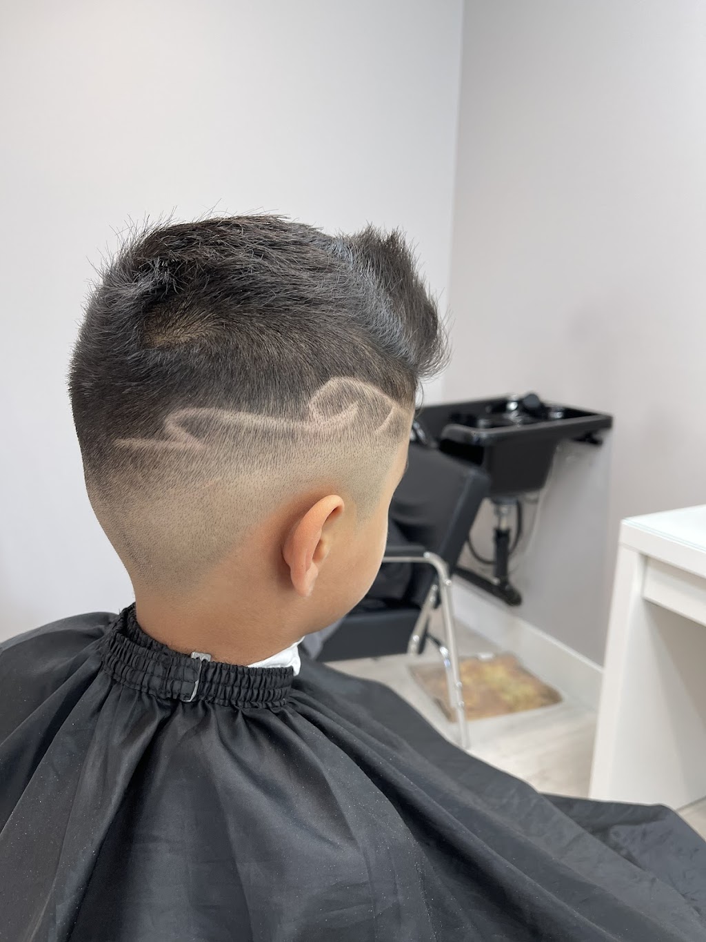 Shapes N Shades hairstyling studio | 185 Alabaster Way, Halifax, NS B3P 0E9, Canada | Phone: (902) 412-1662