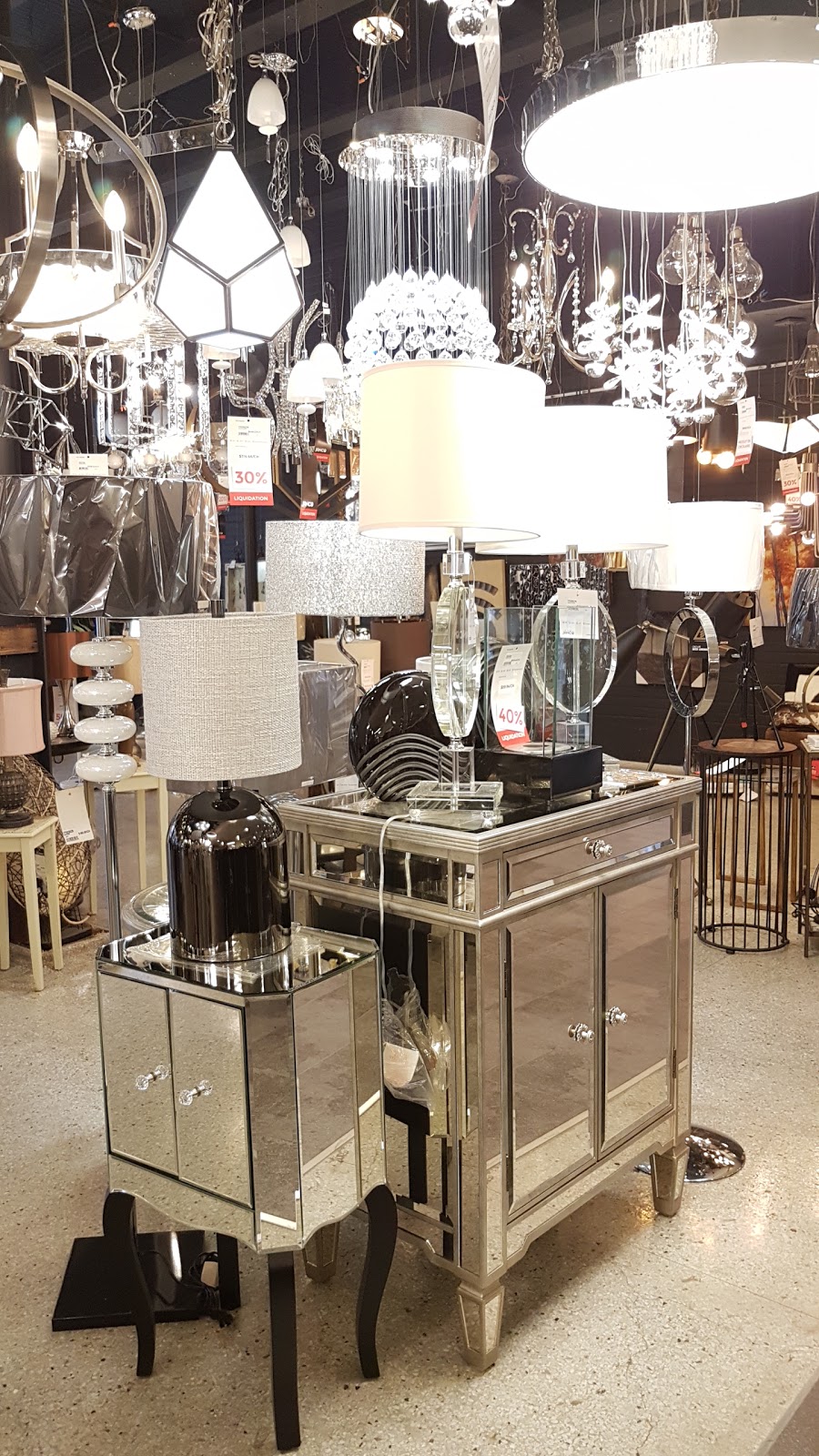 Luminaire Janco | Janco Électrique | 530 Rue Lindsay, Drummondville, QC J2B 1H4, Canada | Phone: (888) 978-4656