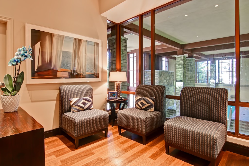 Five Lakes Spa Aveda at DoubleTree | 6039 Fallsview Blvd Unit 120, Niagara Falls, ON L2G 3V6, Canada | Phone: (905) 353-4100