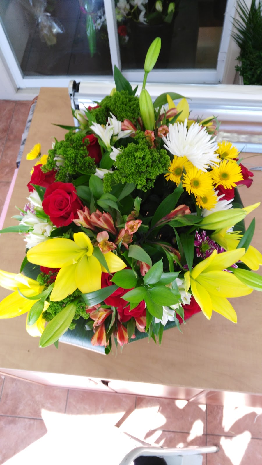 Fleuriste Daluka | 2259 Boulevard Guillaume-Couture, Saint-Romuald, QC G6W 2S2, Canada | Phone: (418) 834-6661