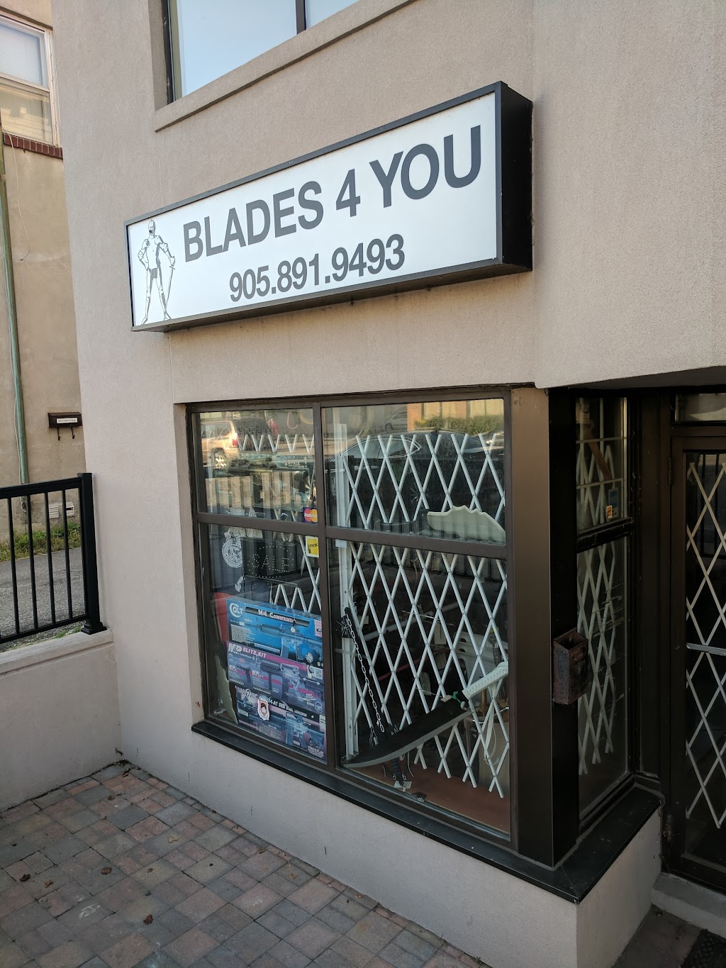 Blades4You | 119 Lakeshore Rd W, Mississauga, ON L5H 1E9, Canada | Phone: (905) 891-9493