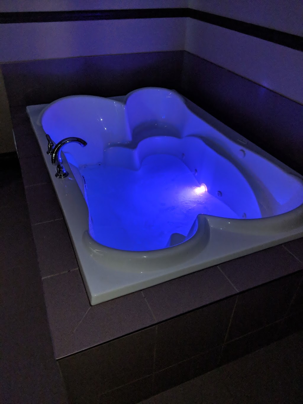 Motel Napoléon | 1345 Rue des Laurentides, Gatineau, QC J8M 1L3, Canada | Phone: (819) 986-1222