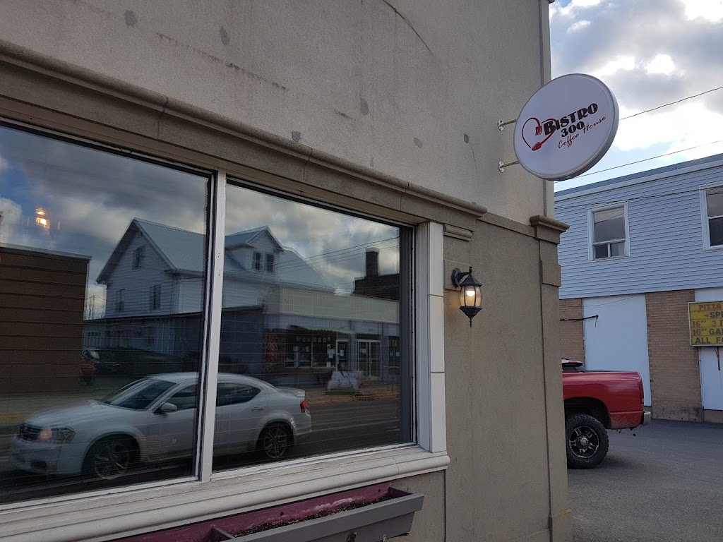 Bistro 300 | 300 Main St, Middleton, NS B0S 1P0, Canada | Phone: (902) 825-6558