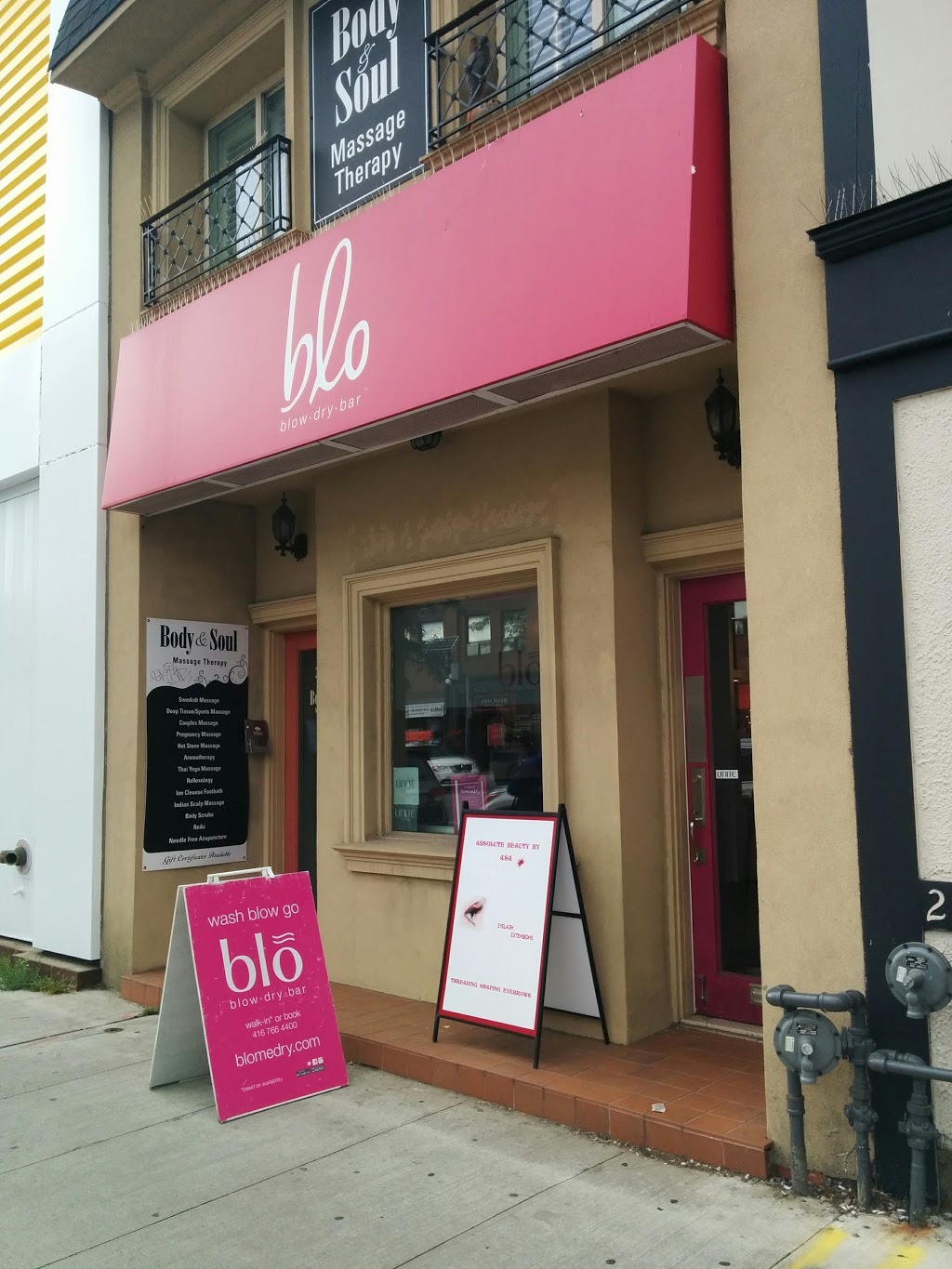 Blo Blow Dry Bar | 2195 Bloor St W, Toronto, ON M6S 1N2, Canada | Phone: (416) 766-4400