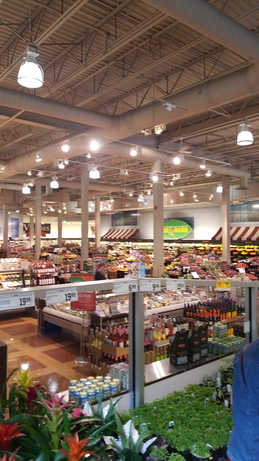 Metro Morgan | 4405 Rue Sainte-Catherine E, Montréal, QC H1V 1Y4, Canada | Phone: (514) 254-0126