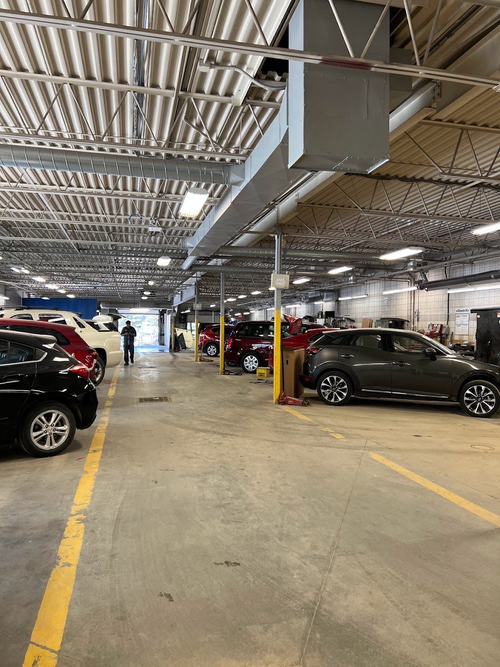 Jim Gauthier Chevrolet Collision Centre | 1412 McPhillips St, Winnipeg, MB R2V 3C5, Canada | Phone: (204) 631-5717