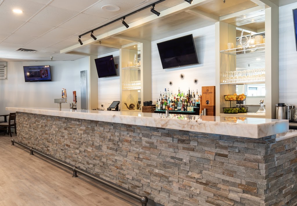 The Bayside Restaurant & Lounge | 240 Dogwood St, Parksville, BC V9P 2H5, Canada | Phone: (250) 905-0101