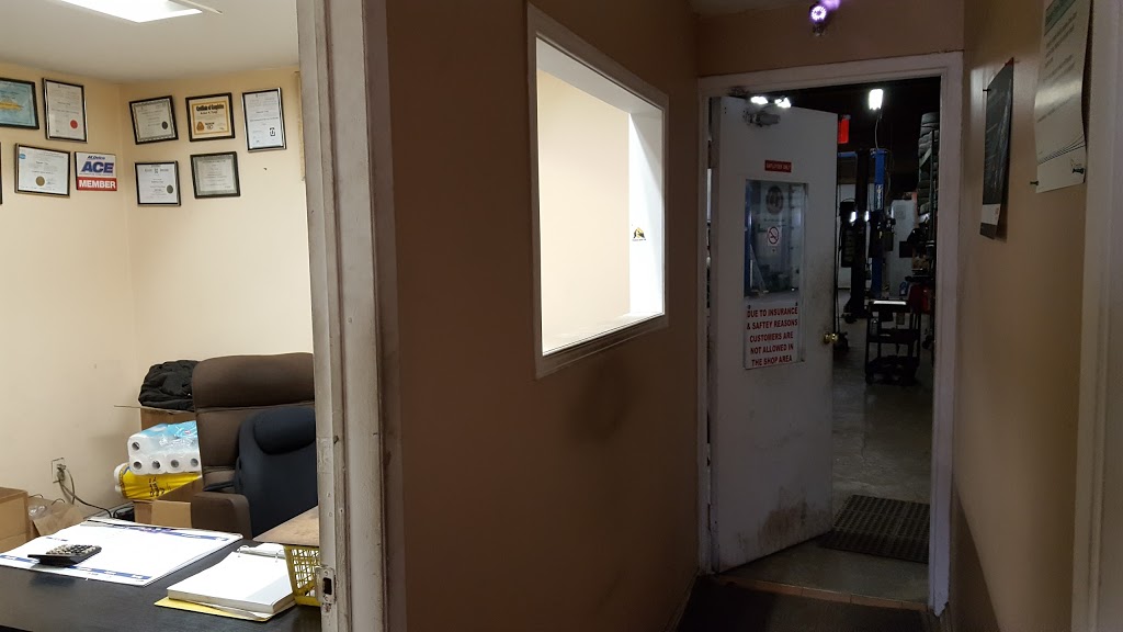 R T Auto Repairs Inc | 175 Advance Blvd, Brampton, ON L6T 4J1, Canada | Phone: (905) 799-8911