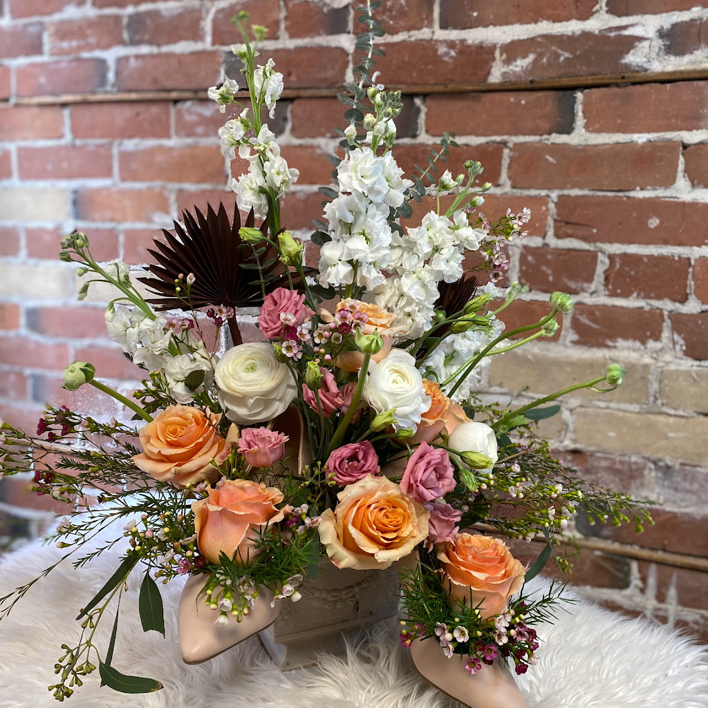 Wild Little Roses | 11 Perth St, Brockville, ON K6V 5B9, Canada | Phone: (613) 809-7098