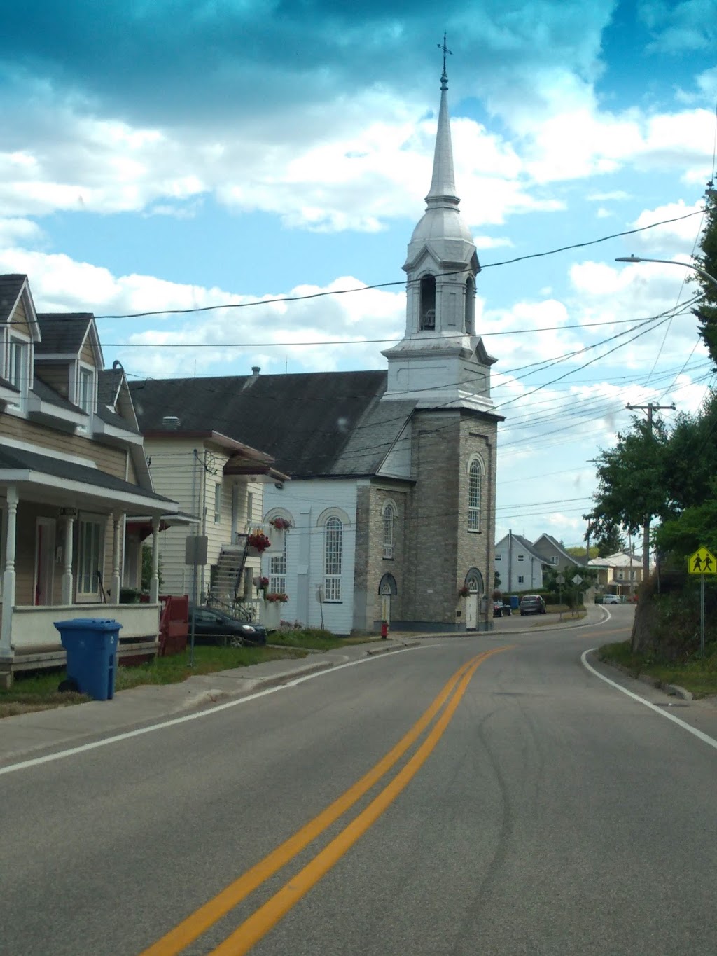 La blanche du Cap | 1084 Rue Principale, Petite-Rivière-Saint-François, QC G0A 2L0, Canada | Phone: (819) 580-9210
