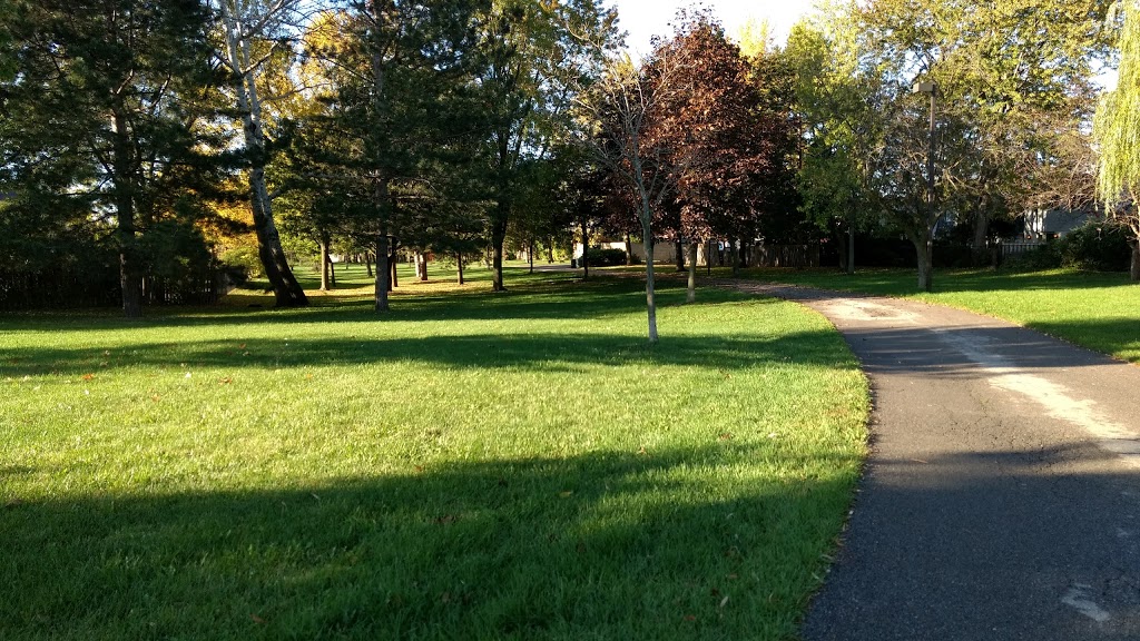 Thornlodge Park | 2405 Homelands Dr, Mississauga, ON L5K 1H3, Canada | Phone: (905) 615-4311