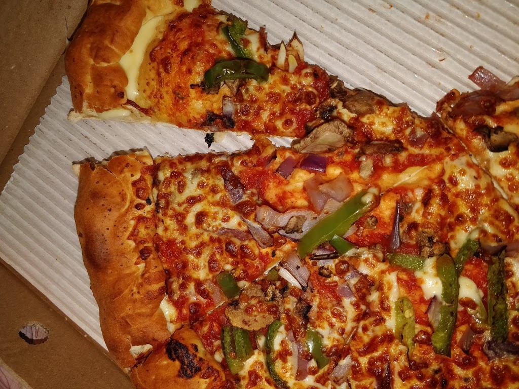 Pizza Hut | 9990 The Gore Rd, Brampton, ON L6P 2L1, Canada | Phone: (289) 948-1078
