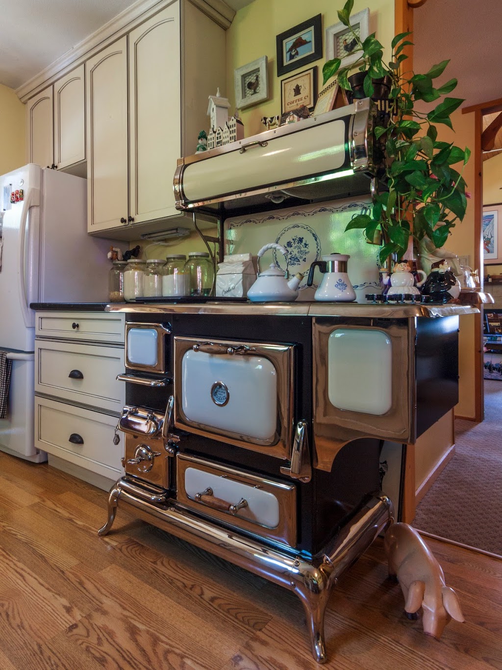 Golden Dreams B&B | 6412 Easy St, Whistler, BC V0N 1B6, Canada | Phone: (604) 932-2667