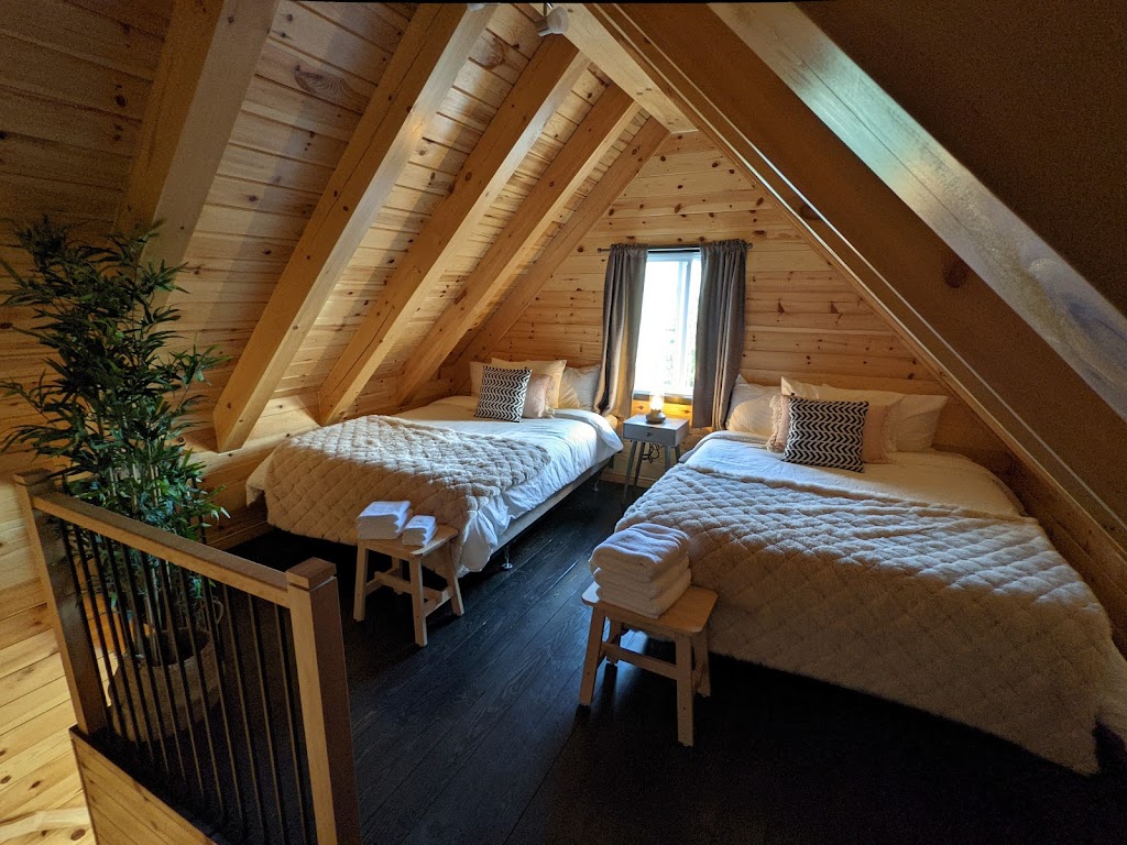 Chalet Laurianne | 131 Chem. des Granites, Lac-Beauport, QC G3B 0G1, Canada | Phone: (418) 473-6542