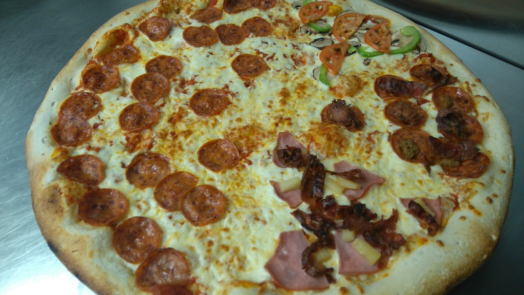 Pizzaville | 7025 Danton Promenade, Mississauga, ON L5N 5E5, Canada | Phone: (416) 736-3636