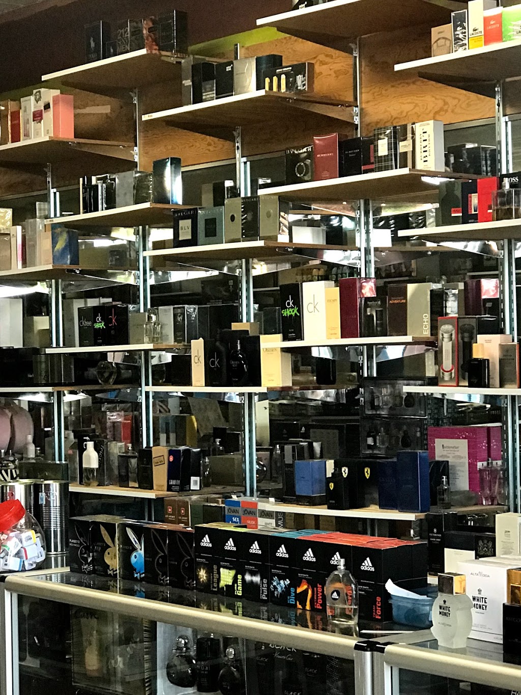 Amor Perfumes & Cosmetics | 5130 Dixie Rd Unit 9, Mississauga, ON L4W 4K2, Canada | Phone: (647) 706-1600