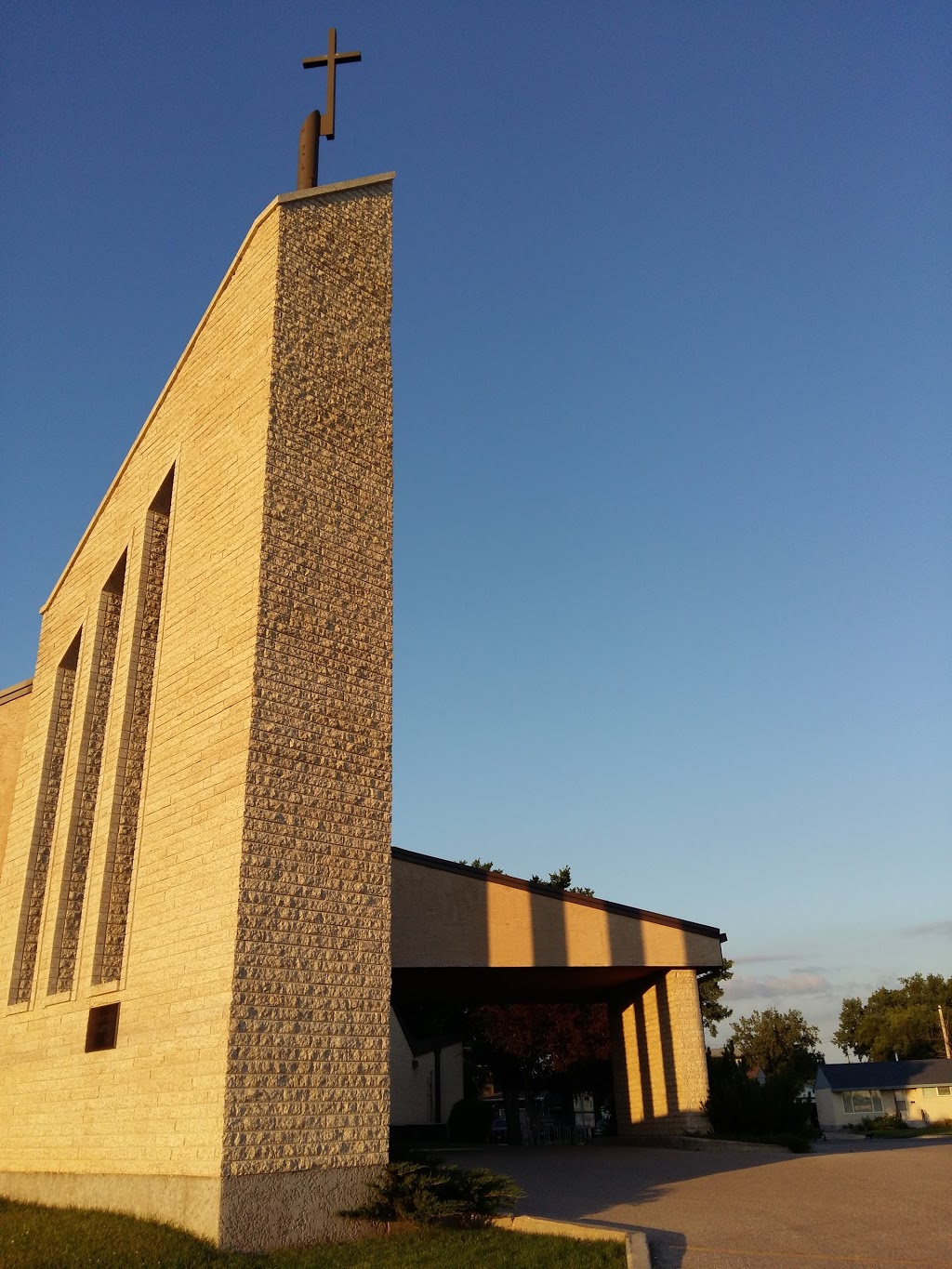Parish of Saints-Martyrs-Canadiens | 289 Dussault Ave, Winnipeg, MB R2J 1N5, Canada | Phone: (204) 982-4400