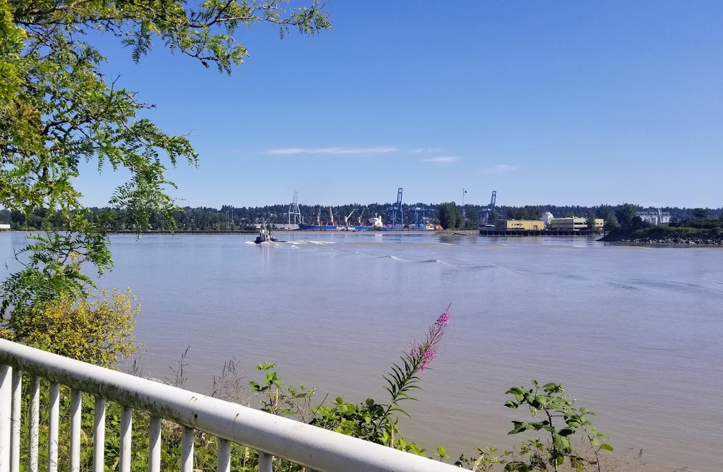 Waterfront Esplanade and Park | 1260 Quayside Dr, New Westminster, BC V3M 6E1, Canada | Phone: (604) 521-3711