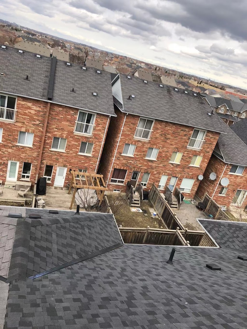 Outstanding roofing | 70 Milner Ave unit 6, Scarborough, ON M1S 3P8, Canada | Phone: (647) 200-0613