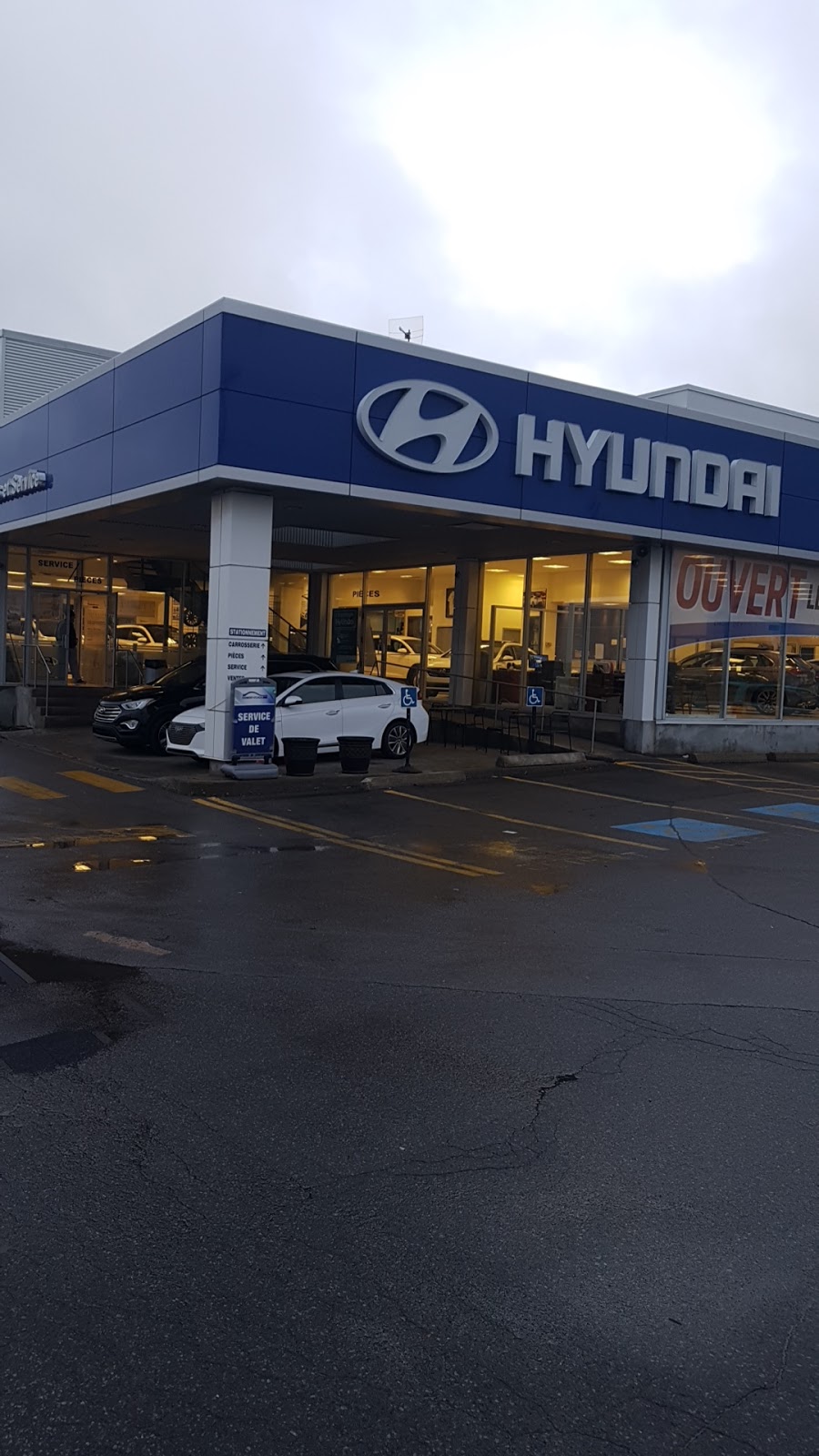 Chomedey Hyundai | 2480 Boulevard Curé-Labelle, Laval, QC H7T 1R1, Canada | Phone: (450) 682-6000