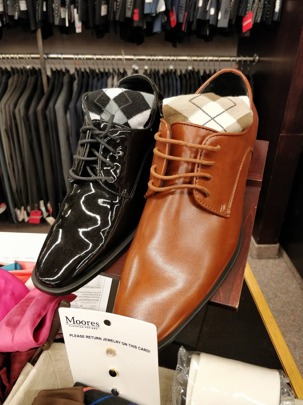 Moores Clothing for Men | 5885 Rodeo Dr, Mississauga, ON L5R 4C1, Canada | Phone: (905) 507-1117