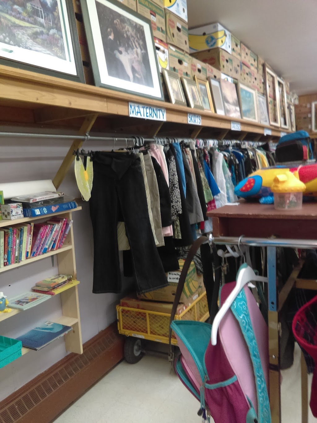 Loyalist Community Sharing Centre | 108 Amherst Dr, Amherstview, ON K7N 1H9, Canada | Phone: (613) 389-4546