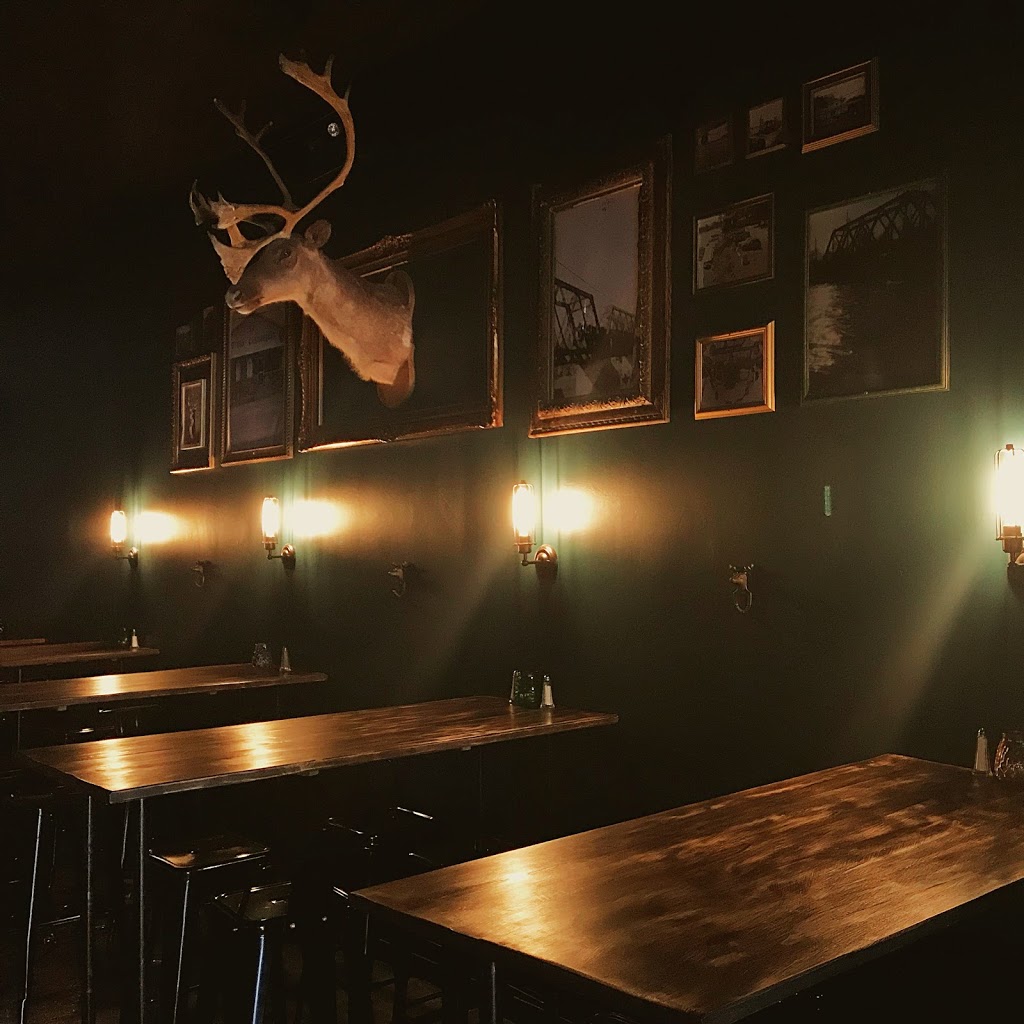 Chasse & Peche Resto-Bar | 347 Boulevard DYouville, Châteauguay, QC J6J 4S5, Canada | Phone: (438) 868-5646