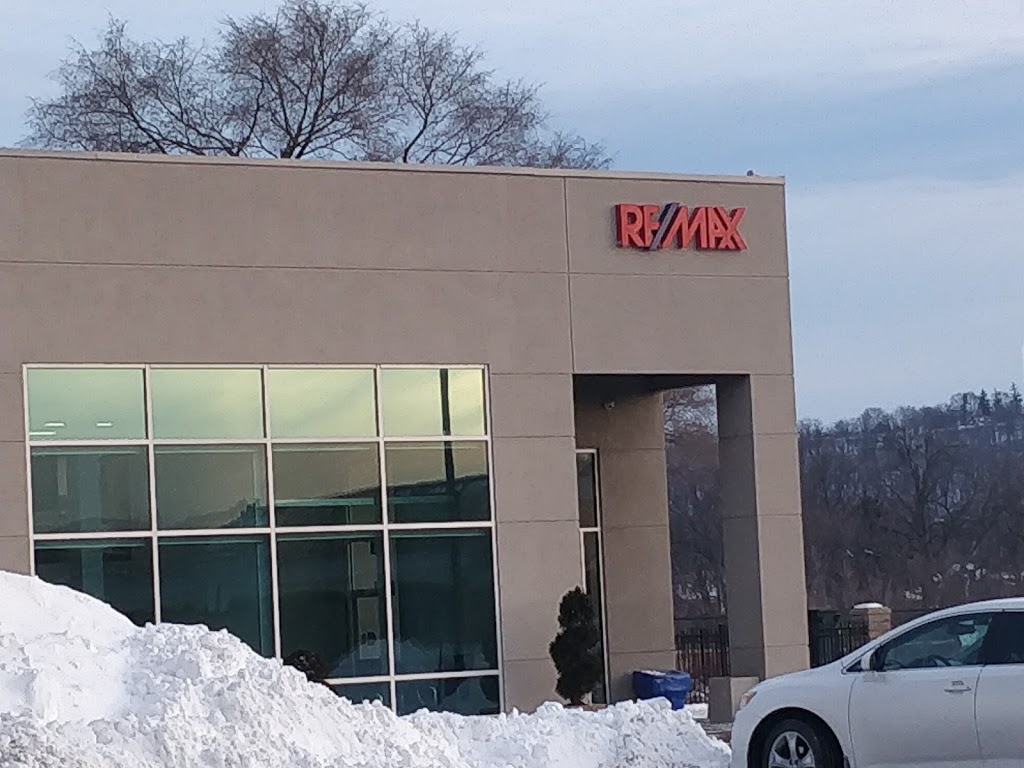 RE/MAX Escarpment Realty Inc. | 860 Queenston Rd, Stoney Creek, ON L8G 4A8, Canada | Phone: (905) 545-1188