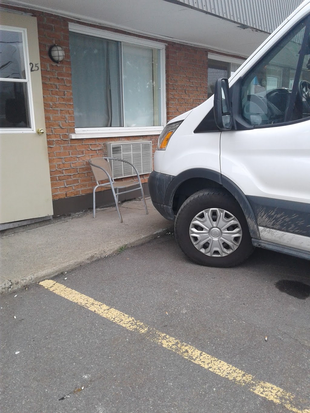 Motel La Seigneurie | 708 Route de lÉglise, Saint-Jean-Port-Joli, QC G0R 3G0, Canada | Phone: (418) 598-3351