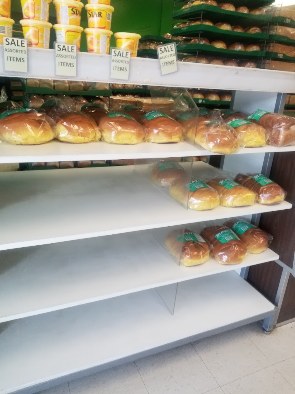 Loriz Bakery Edmonton | 8432 182 St NW, Edmonton, AB T5T 1Y7, Canada | Phone: (780) 487-0388