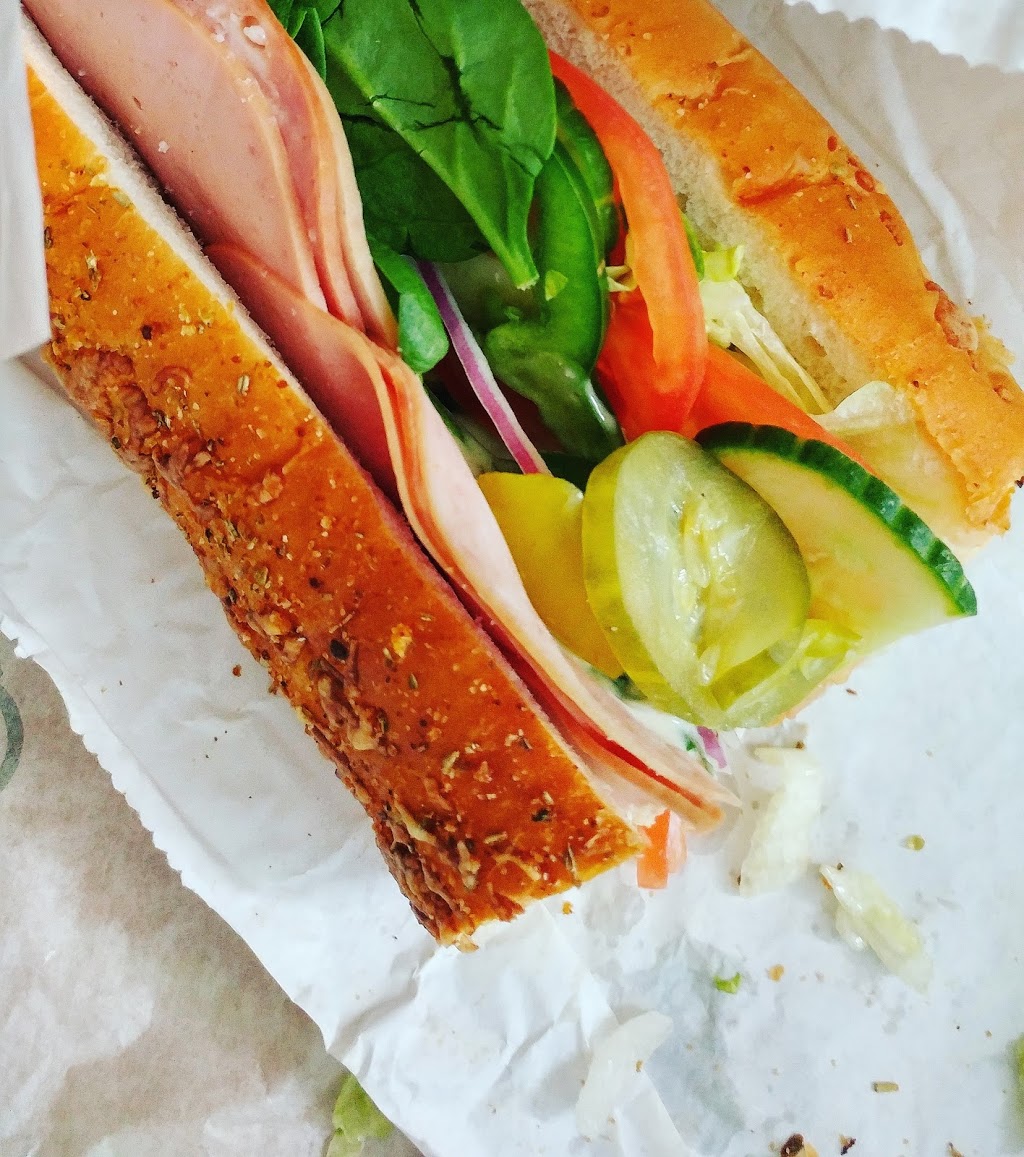 Subway | 3030 Don Mills Rd E Unit 27, Toronto, ON M2J 3C1, Canada | Phone: (416) 551-7270