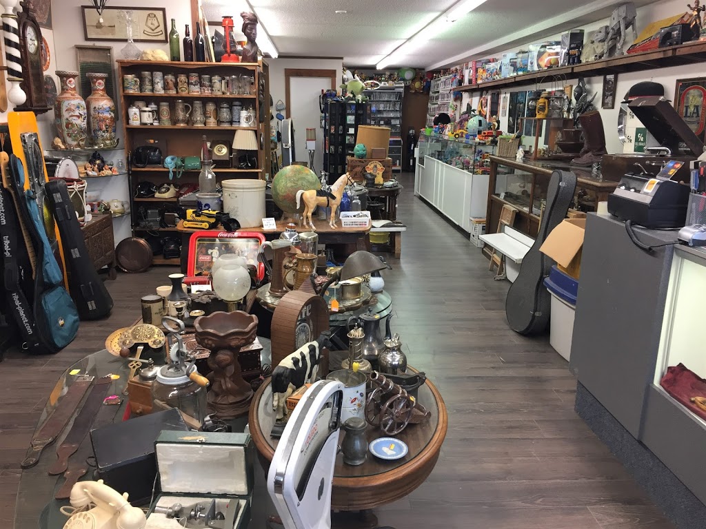Black Diamond Collectibles | Located at back of building, 1694 Cedar Rd, Nanaimo, BC V9X 1W1, Canada | Phone: (250) 323-4441
