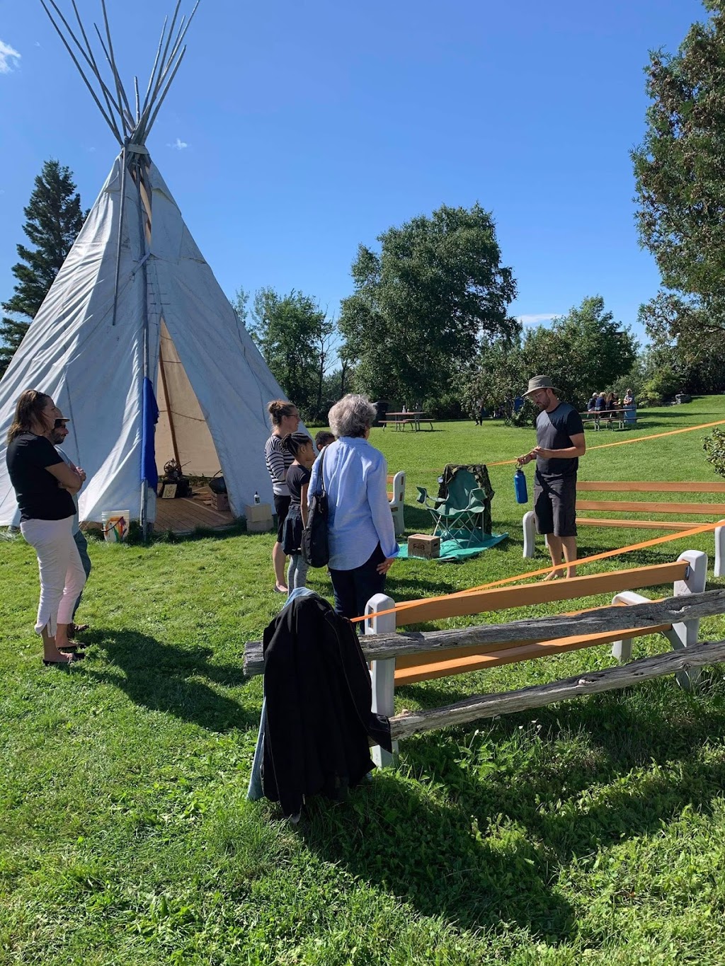 Trading Post Métabetchouan Desbiens | 243 Rue Hébert, Desbiens, QC G0W 1N0, Canada | Phone: (581) 674-1071