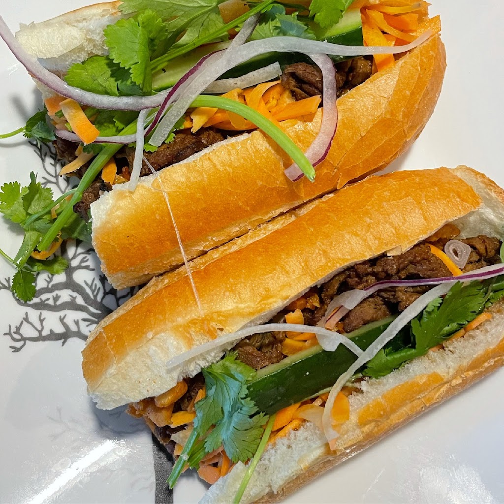 Pho 99 | 7 Crowfoot Rise NW, Calgary, AB T3G 4P5, Canada | Phone: (403) 457-7899