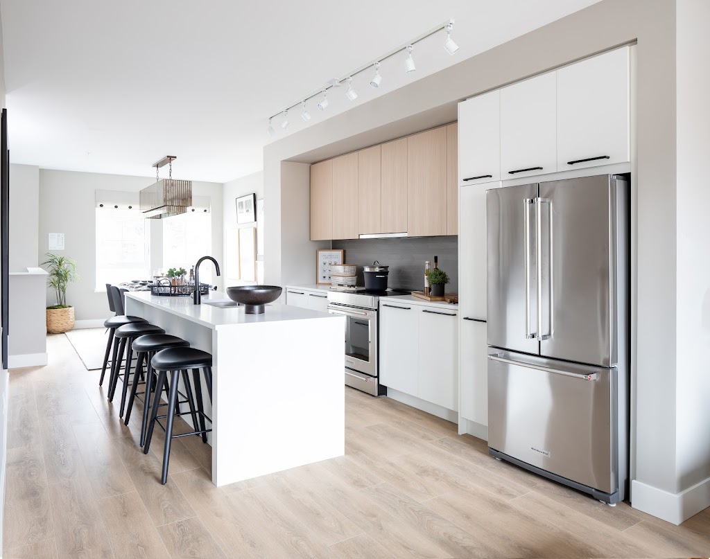 SEAandSKY | 38011 Laurelwood Rd, Squamish, BC V8B 1A8, Canada | Phone: (604) 559-7918