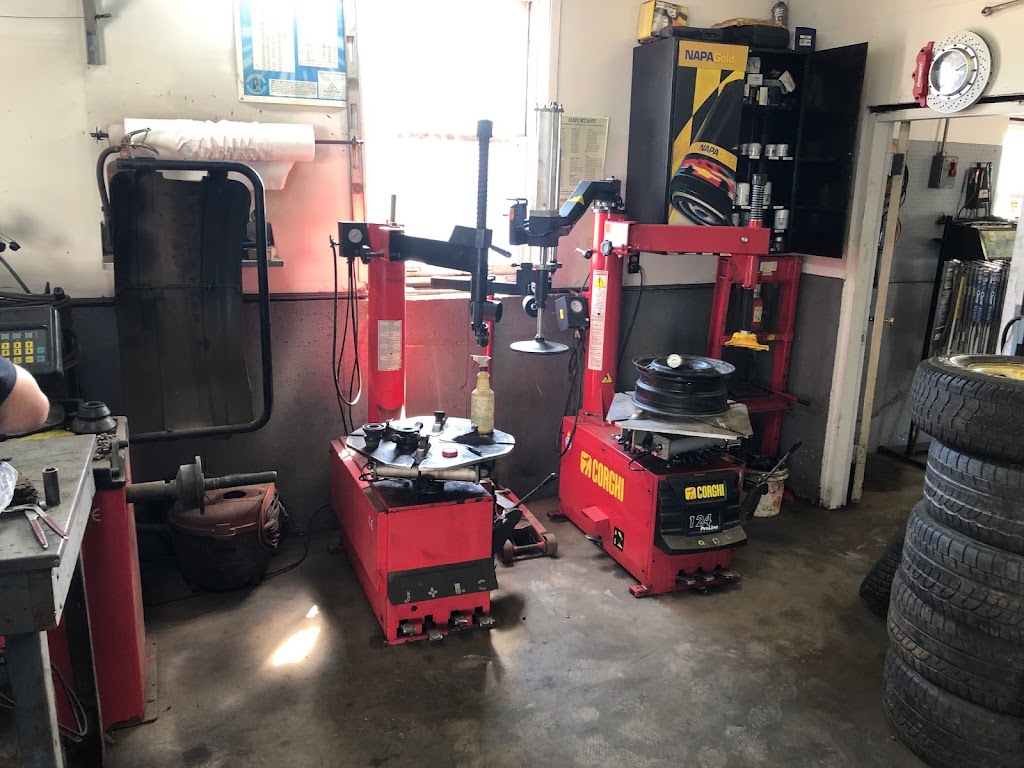 Daves Service Centre | 39 Belmont St, Charlottetown, PE C1A 5G9, Canada | Phone: (902) 628-8171
