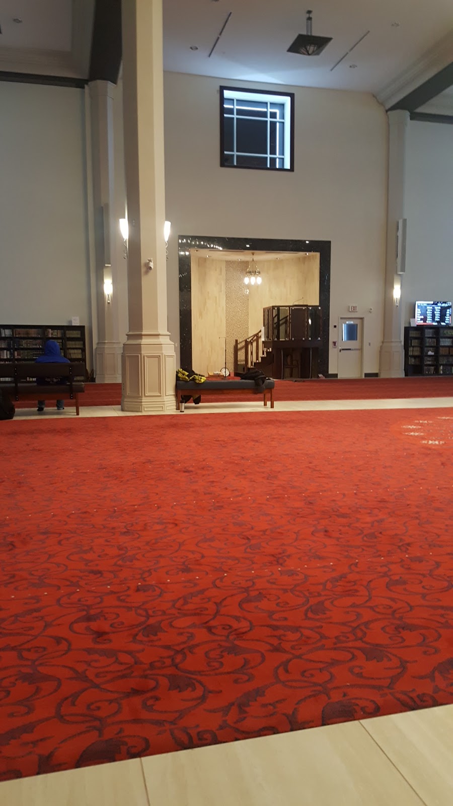 Masjid ar-Rahmah (Mosque of Mercy) | 1216 Hunt Club Rd, Ottawa, ON K1V 2P1, Canada | Phone: (613) 523-9977