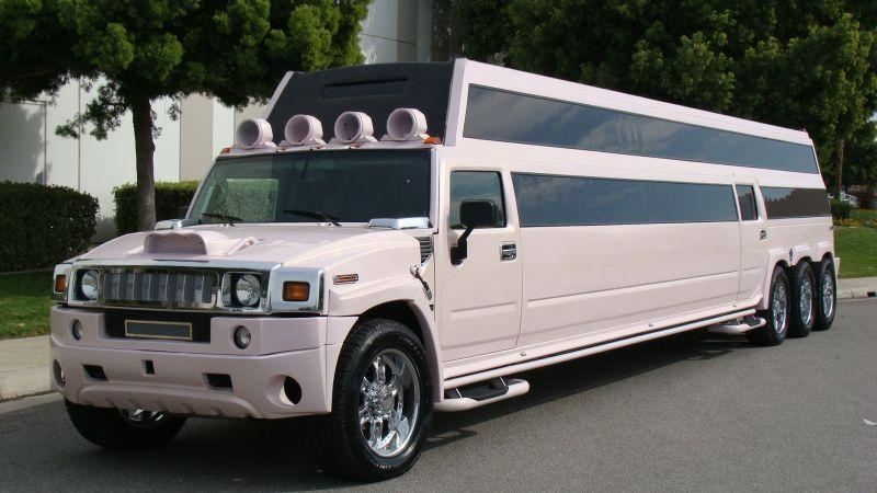 Vale Royale Limo | 1-3 Cosburn Ave., Toronto, ON M4K 2E6, Canada | Phone: (416) 623-8200
