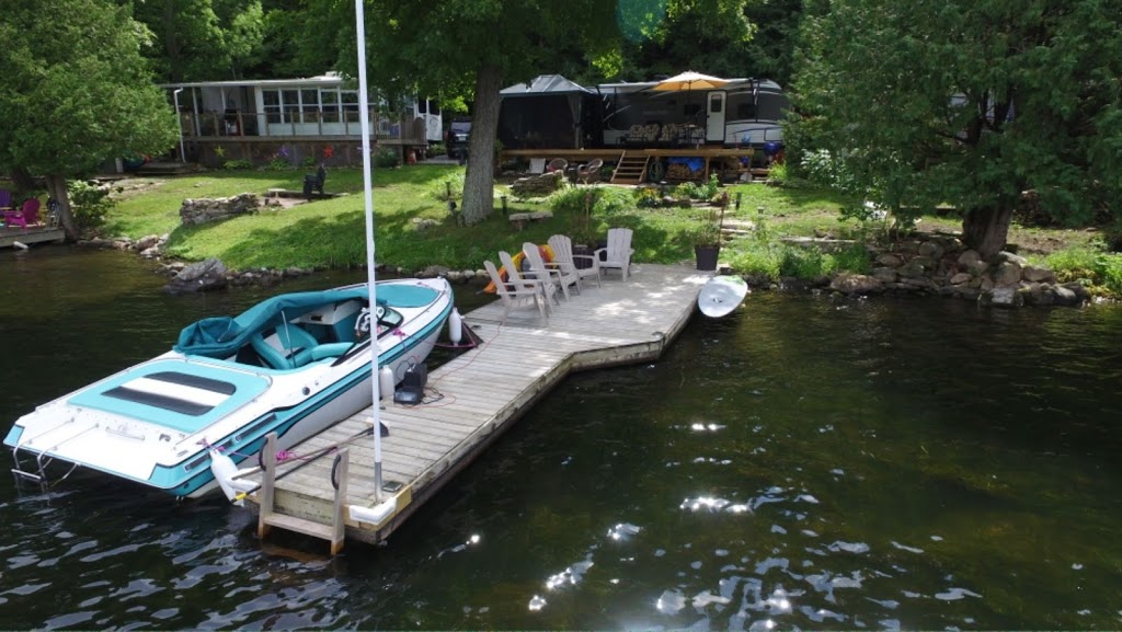 Strickers Burleigh Beach Resort | 3340 Strickers Ln, Lakefield, ON K0L 2H0, Canada | Phone: (705) 654-3547