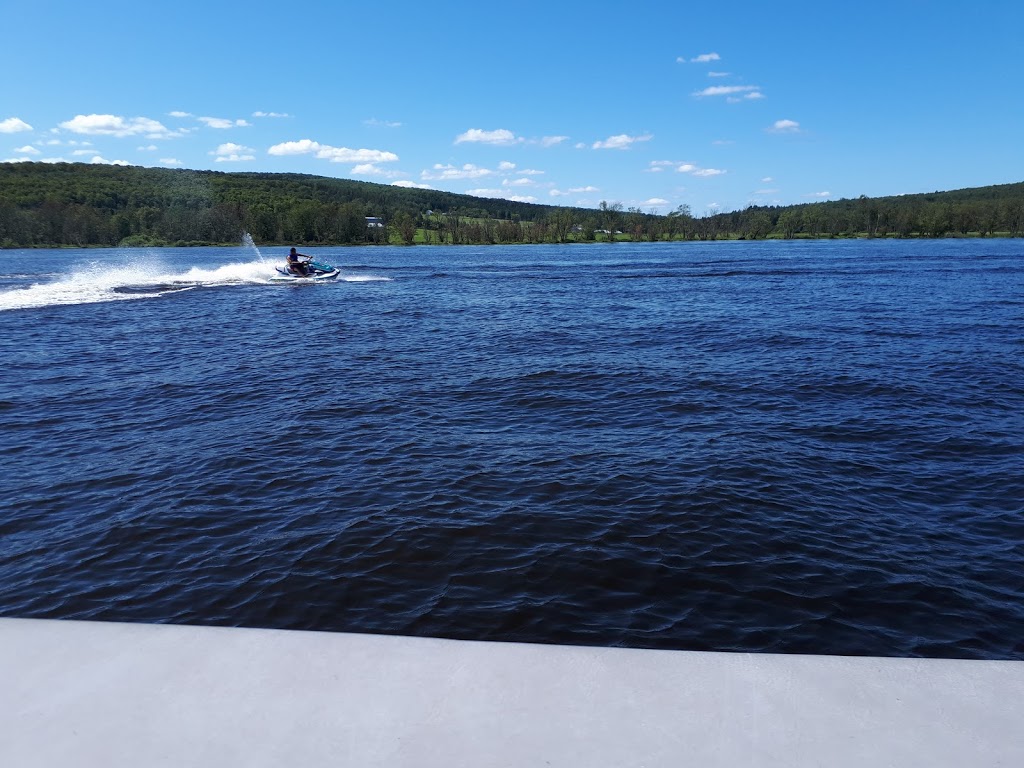 Club de Chasse & Pêche Les Mousquetaires Inc | 824 Chemin Gosford, Saint-Ferdinand, QC G0N 1N0, Canada | Phone: (418) 428-9491