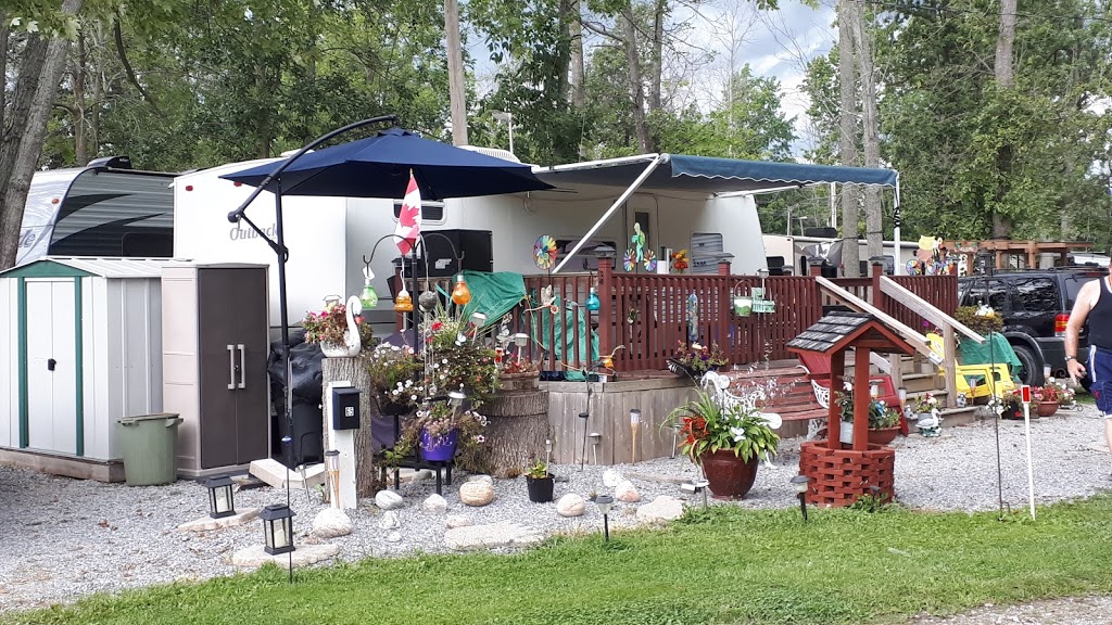 Knights Hide-Away Park | 1154 Gorham Rd, Ridgeway, ON L0S 1N0, Canada | Phone: (905) 894-1911