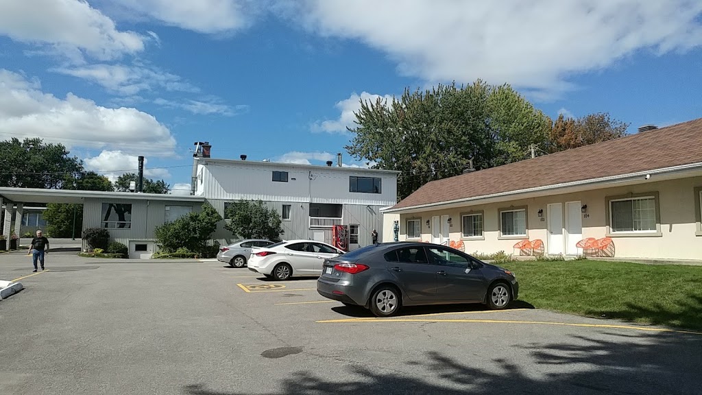 Au Doc Motel | 1424 Rue Notre-Dame, Repentigny, QC J5Y 3X1, Canada | Phone: (450) 585-4211