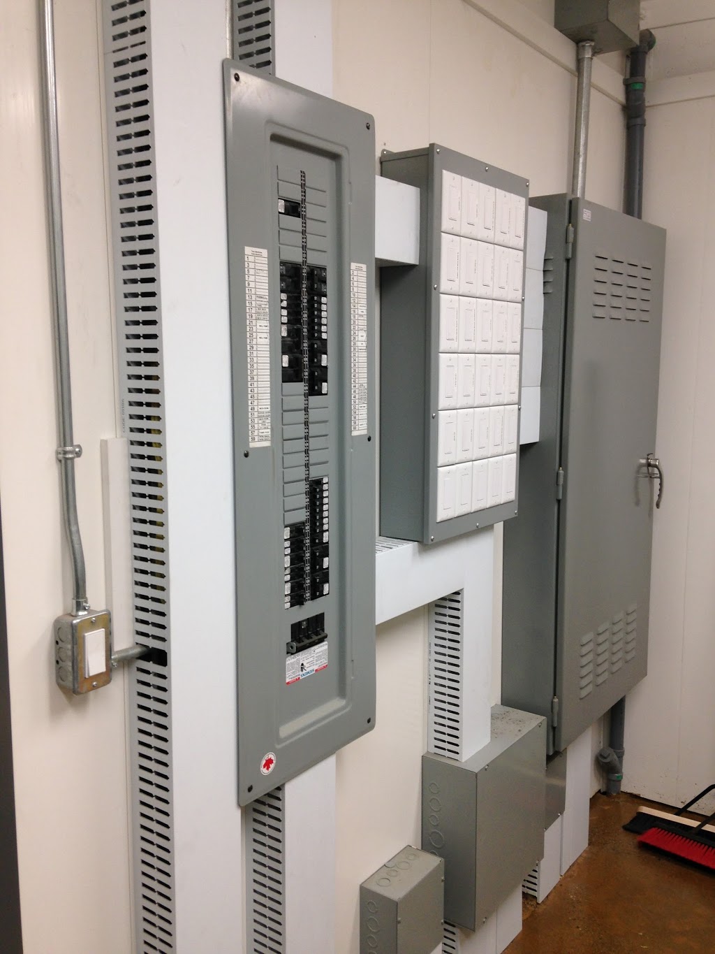 Farside Electrical Mechanical Ltd | 1907 9 Ave SE, High River, AB T1V 2A6, Canada | Phone: (403) 649-6005