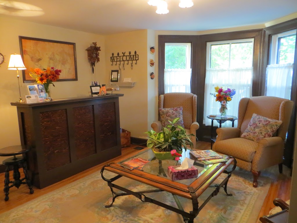 Farm House Inn B&B | 9757 Main St, Canning, NS B0P 1H0, Canada | Phone: (902) 582-7900